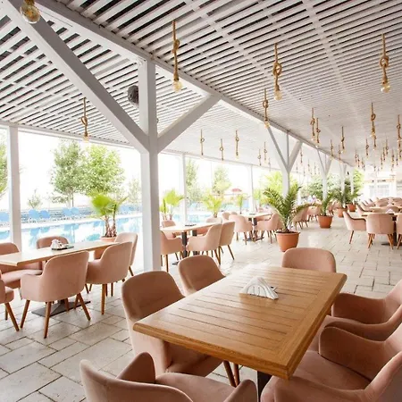 Szálloda Nautic Sport Club 3*